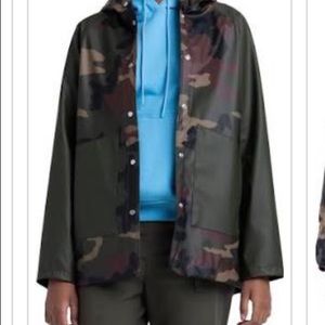 NEW Herschel Rainwear Classic Jacket - Camo Sz L